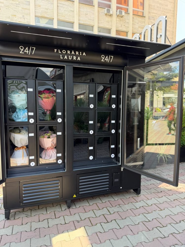 Prima florărie non-stop din Baia Mare. Florăria Laura a inaugurat un tonomat de flori disponibil 24/7