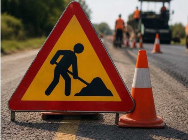 Restricții de circulație în Baia Mare – Se asfaltează zona Pieței Universității. Șoferii sunt sfătuiți să evite perimetrul