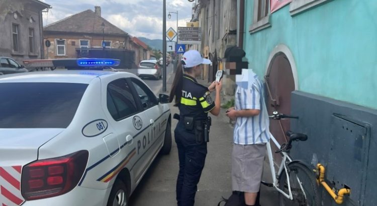 APROXIMATIV 1.500 TESTĂRI CU APARATUL ETILOTEST, 11 DOSARE PENALE ÎNTOCMITE DE POLIȚIȘTI ȘI 40 DE SANCȚIUNI CONTRAVENȚIONALE APLICATE ÎN CADRUL UNEI ACȚIUNI PENTRU PREVENIREA CONDUCERII SUB INFLUENȚA ALCOOLULUI