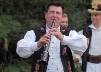 Din Maramureș până în Australia. „Doina Frunzei” a maestrului Dumitru Dobrican, propusă pentru terapie prin muzică