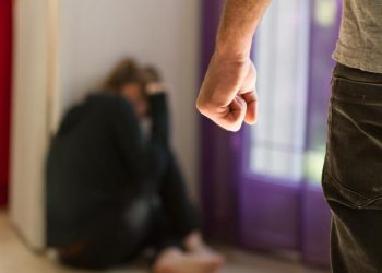 Dosar penal și ordin de protecție provizoriu după un caz de violență în familie, la Borșa