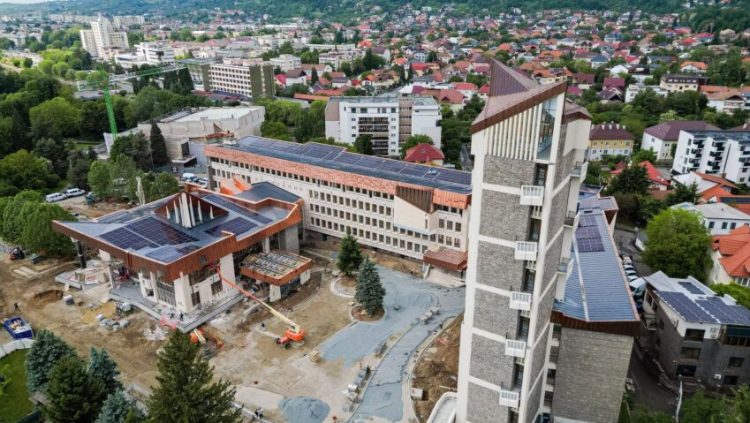 Baia Mare, la înălțime: turnul Palatului Administrativ va deveni punct de belvedere, iar la amiază va răsuna taragotul
