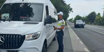 Controale la sânge în transportul de persoane – Amenzi de peste 19.000 de lei, autocar imobilizat și șoferi sancționați