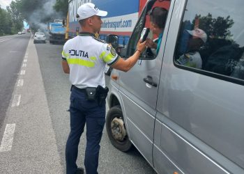 Controale la sânge în transportul de persoane – Amenzi de peste 19.000 de lei, autocar imobilizat și șoferi sancționați