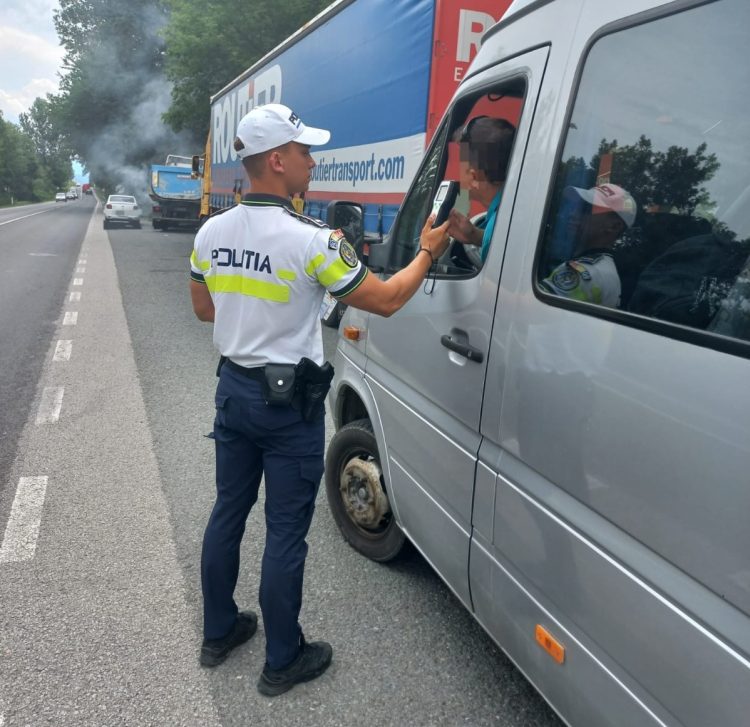 Controale la sânge în transportul de persoane – Amenzi de peste 19.000 de lei, autocar imobilizat și șoferi sancționați