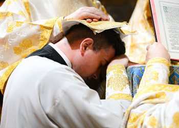 ÎPS Andrei a slujit la Catedrala Mitropolitană din Cluj și a hirotonit un nou preot