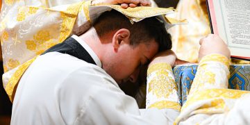 ÎPS Andrei a slujit la Catedrala Mitropolitană din Cluj și a hirotonit un nou preot