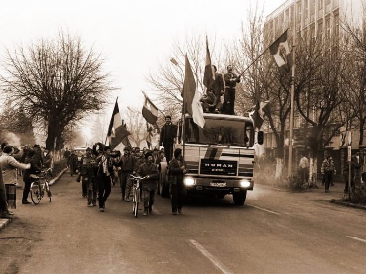 Remember – Cum am trăit Revoluția sau ce o fi fost în ’89 (1)
