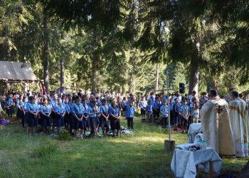 Credință, aventură și tradiție la jubileul Cercetașilor Munților