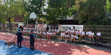 Micii baschetbaliști din Baia Mare au primit lecții de siguranță de la jandarmii montani