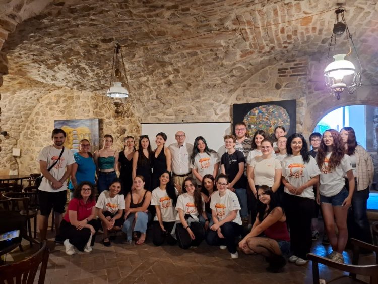 Voluntarii străini pleacă din Baia Mare. Eveniment American International School of Transylvania (AIST)