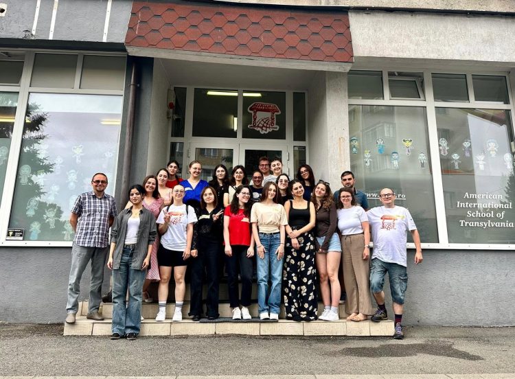 Engleza, învățată prin joacă! Tabăra „Childhood Fun” a adus împreună copii, voluntari internaționali și activități interactive