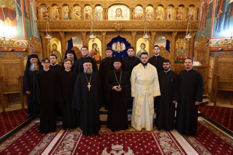 Hirotonie întru ierodiacon la Mănăstirea „Sfânta Ana” Rohia – Monahul Nicodim a primit harul slujirii diaconești
