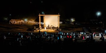 Ce s-a întâmplat aseară la Muzeul Satului din Sighet? Casele vechi au devenit scenă pentru film și muzică live