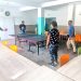 O partidă de tenis de masă, o ocazie de a construi punți între oameni, la Azilul de Noapte din Baia Mare