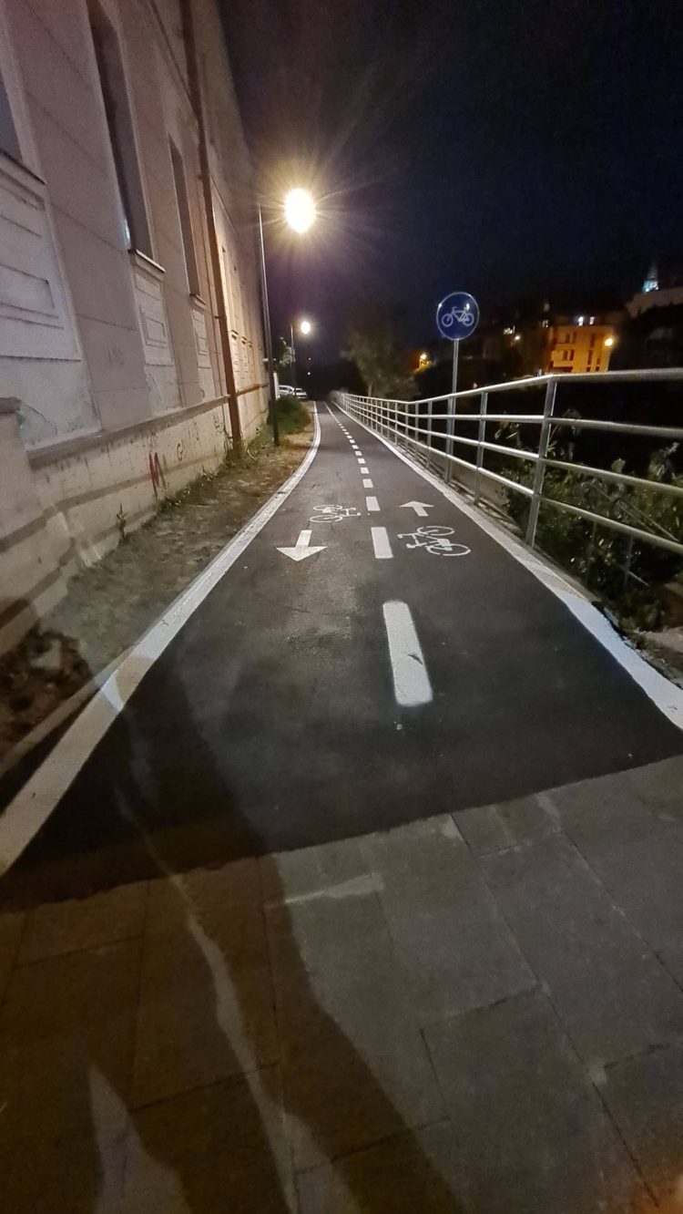 Pista de biciclete de pe strada Rodnei, motiv de nemulțumire pentru băimăreni: „Noi, cetățenii, pe unde mergem?”