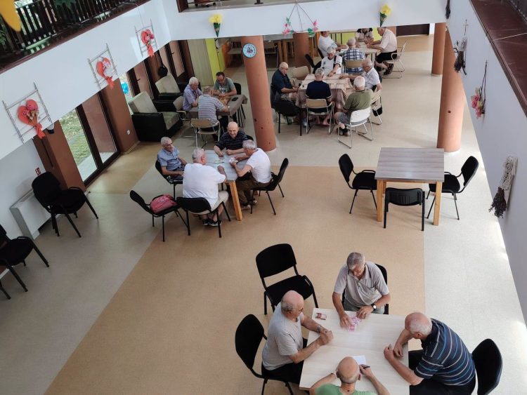 Comunitate și voie bună pentru seniorii din Baia Mare, la Centrul Rivulus Pueris