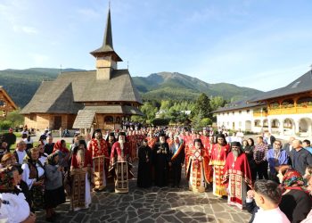 Sărbătoare la poalele Pietrosului. Episcopul Iustin, la hramul Mănăstirii Borșa–Prislop: „Parcă ar fi un fel de Athos românesc”