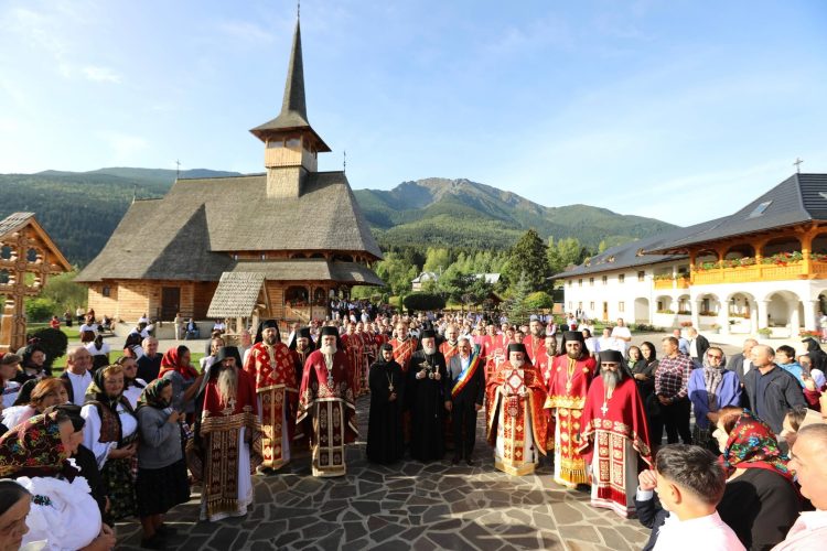 Sărbătoare la poalele Pietrosului. Episcopul Iustin, la hramul Mănăstirii Borșa–Prislop: „Parcă ar fi un fel de Athos românesc”