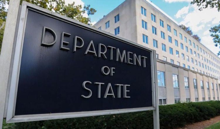 Departamentul de Stat ii avertizează pe americani: Urmează tulburări in Ucraina. Nu călătoriți acolo!
