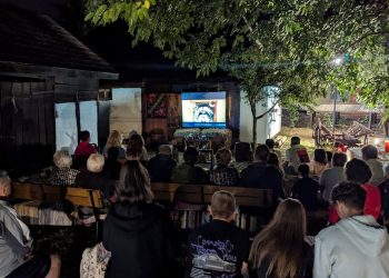 „Între pământ și cer: satul românesc”, o incursiune în tradițiile rurale, la Tăuții Măgherăuș