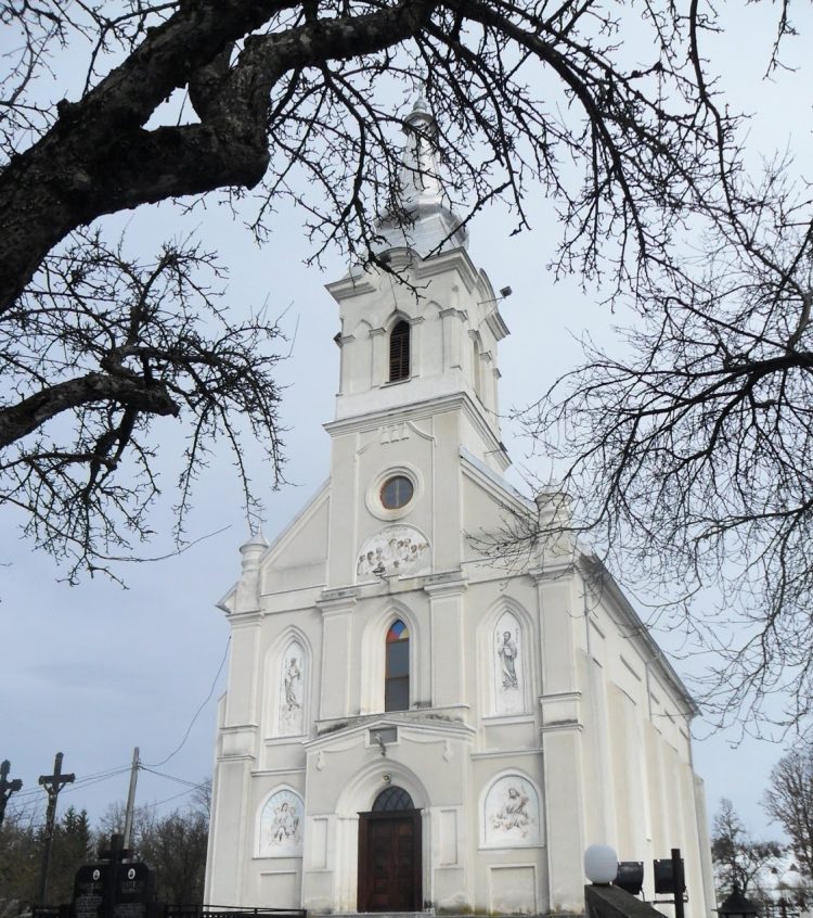 Preasfinția Sa Vasile Bizău va celebra Sfânta Liturghie la Giulești, de hramul bisericii