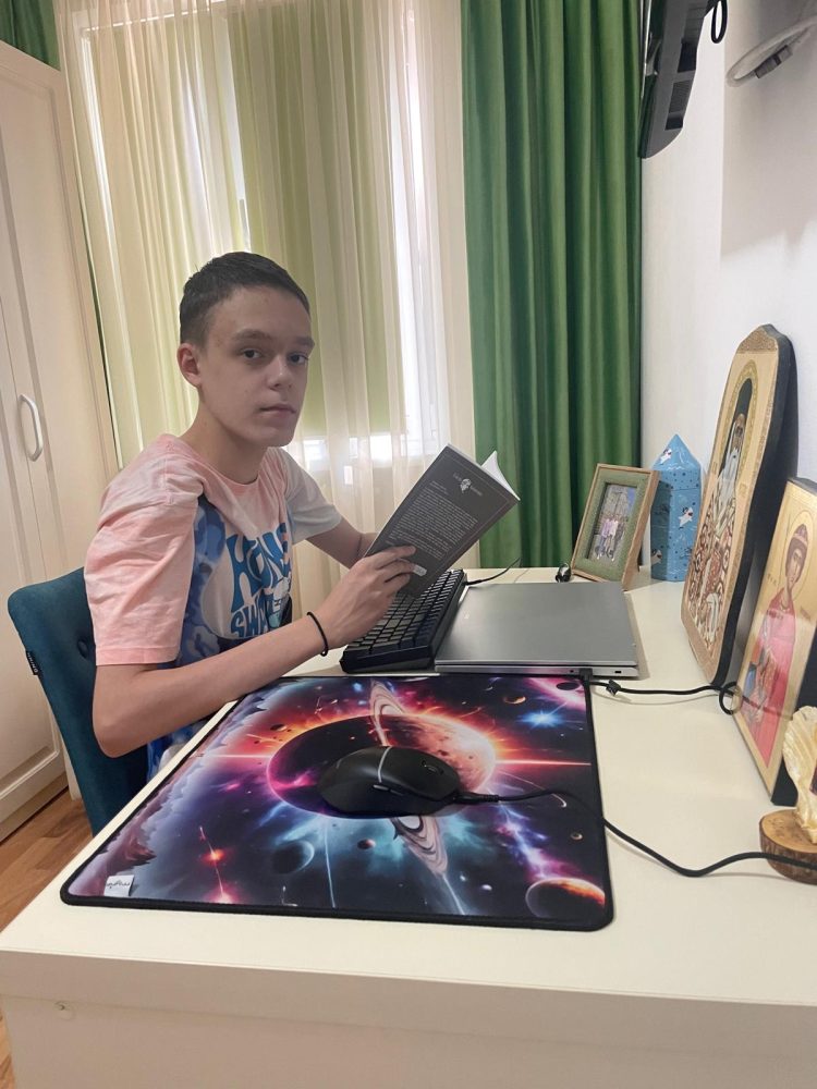 Matei Tomachi, un adolescent de 14 ani, are nevoie urgentă de ajutor pentru o intervenție chirurgicală