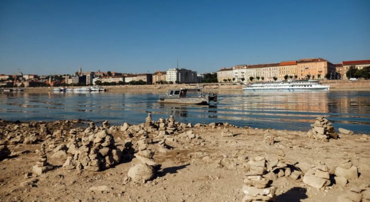 Seceta dezvăluie comori ascunse în Dunăre