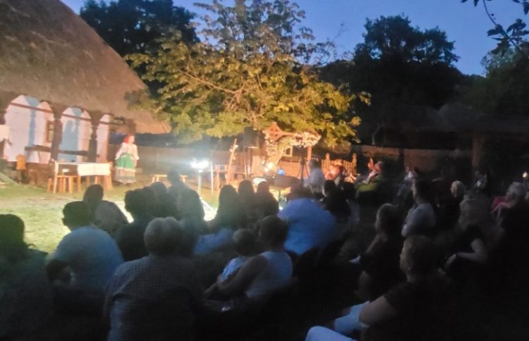 O seară ca-n poveștile românești, la Muzeul Satului din Baia Mare