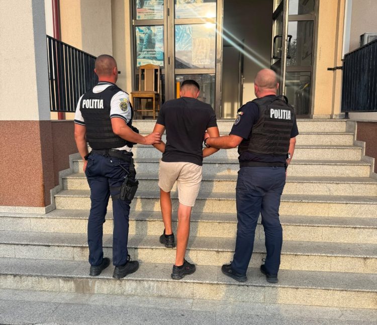 Urmărire ca în filme în Borșa – Un șofer cu permisul suspendat a intrat cu mașina în autospeciala Poliției