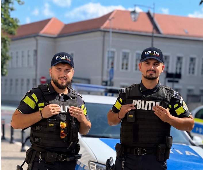 Intervenție dramatică pe bulevardul Regele Ferdinand – Bărbat evacuat de polițiști din apartamentul cuprins de fum