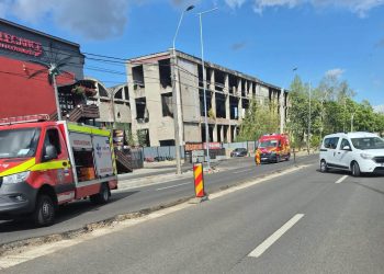 Magistrală de gaz avariată de un excavator pe bulevardul Independenței din Baia Mare. Traficul este deviat