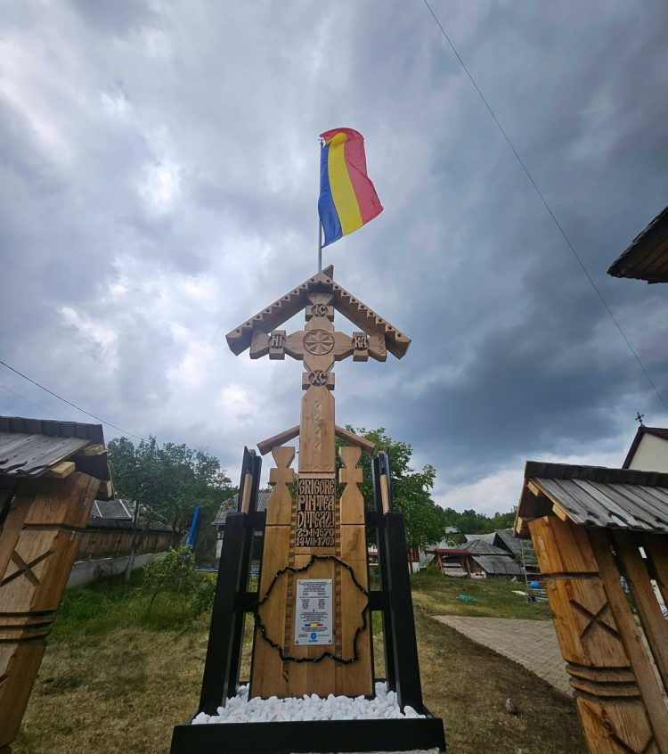 Maramureșul își cinstește eroii: sfințirea unei troițe la Glod