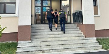 Minor reținut pentru tâlhărie – Ar fi furat 5.000 de lei după ce a pătruns prin efracție într-o casă