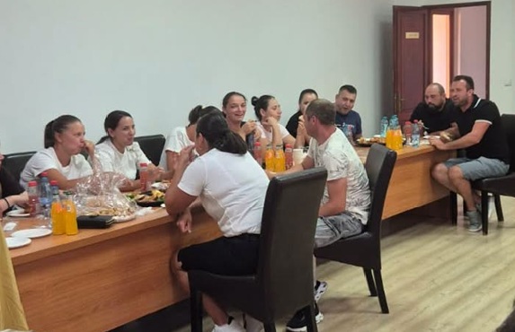 Meserie nouă, oportunități noi – 23 de absolvenți ai cursului de tâmplar din Budești
