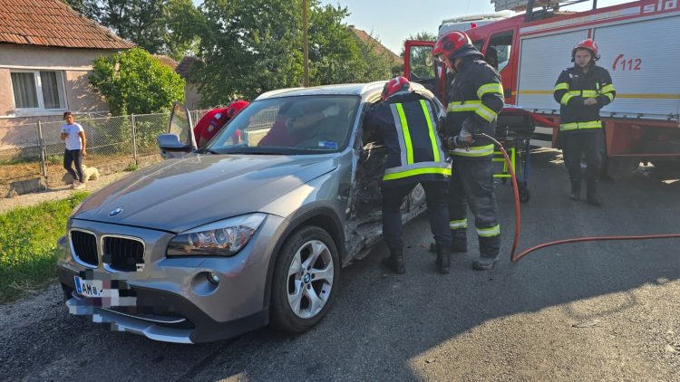 Impact devastator între un TIR și un autoturism la Ciuperceni – Șoferul a fost scos dintre fiare de pompieri