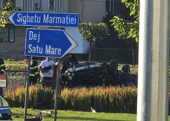 Primele concluzii ale poliției despre accidentul din Baia Mare – Șoferul a intrat pe contrasens, într-o zonă de lucrări, și s-a răsturnat