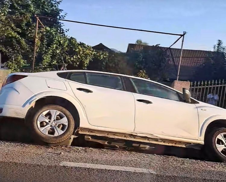 Accident pe DN1C, la Lăpușel – Un autoturism a ajuns în afara părții carosabile