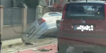 Accident pe DN1, în Lăpușel – Un autoturism a ajuns în afara carosabilului