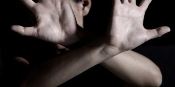 O femeie de 63 de ani, rănită de propria fiică în urma unui conflict, la Baia Mare