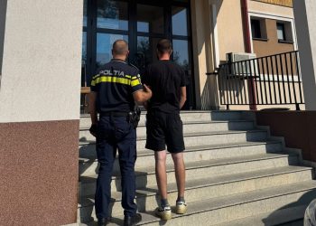 După ce și-a agresat tatăl și sora, tânărul de 26 de ani din Săliștea de Sus a fost arestat preventiv