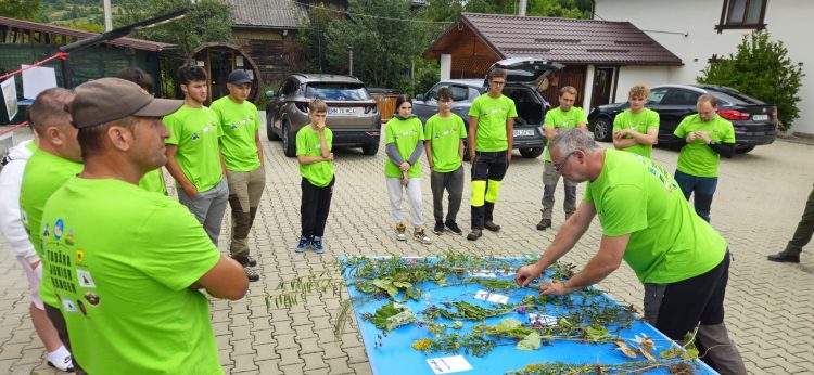 Voluntari pentru Parcul Național Munții Rodnei
