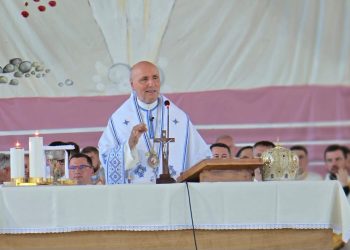 Mladifest 2026 – Aproape 2.000 de tineri români, la Sfânta Liturghie celebrată de PS Virgil Bercea