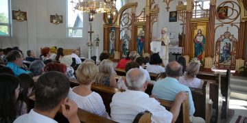 Hram și 20 de ani de la sfințirea bisericii din Copalnic-Mănăștur – PS Vasile Bizău: „Să ne privim propria viață cu speranță”