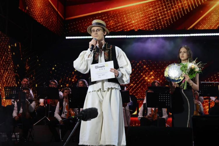 Țara Chioarului cucerește Mamaia – Daniel Breban a câștigat marele trofeu al Festivalului Național al Cântecului și Dansului Popular Românesc