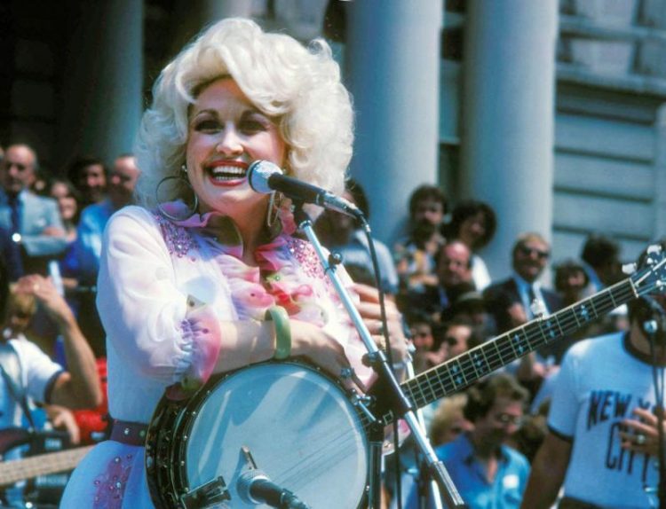 A murit Dolly Parton, regina muzicii country. Avea 80 de ani