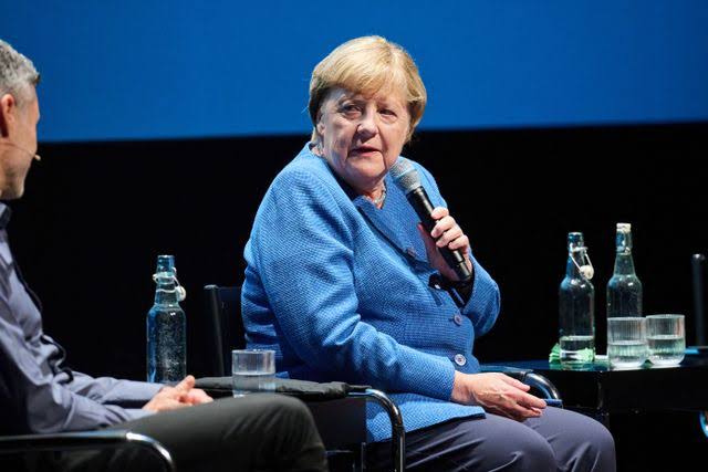 Angela Merkel simte fiorul rece al extremismului și are o ieșire publică rară, cu un discurs care a devenit viral: A devenit un fenomen!