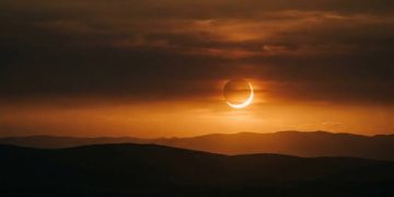 Eclipsă de Soare și Perseide în aceeași noapte: două spectacole pe cer, pe 12 august