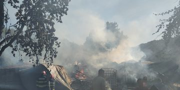 Incendiu puternic în Nistru, două persoane rănite, una cu arsuri pe 20% din corp