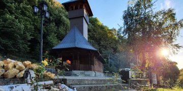 Adormirea Maicii Domnului, sărbătorită prin rugăciune și pelerinaj la Mănăstirea de pe Dealul Crucii
